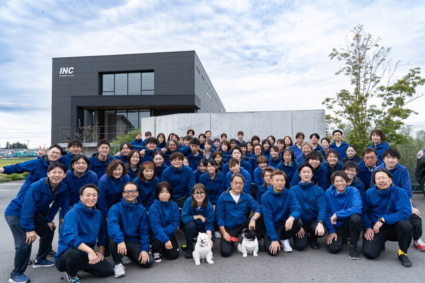 にこっと（インターネット株式会社）スタッフ集合写真